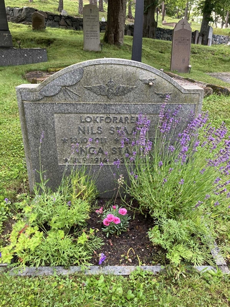 Grave number: 1 05    12