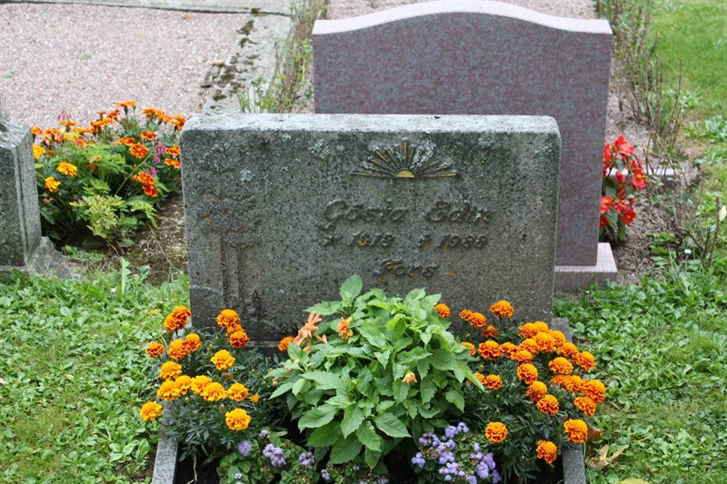 Grave number: 1 K B   64