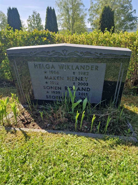 Grave number: 501 25 5155-5157