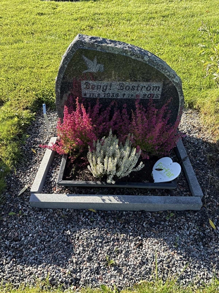 Grave number: 4 N NC    93