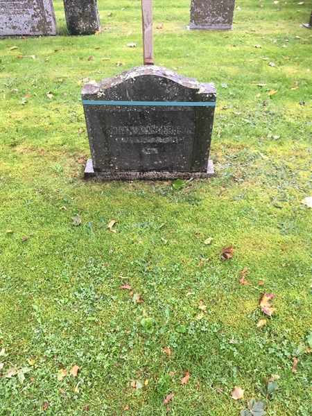 Grave number: 2 F   306