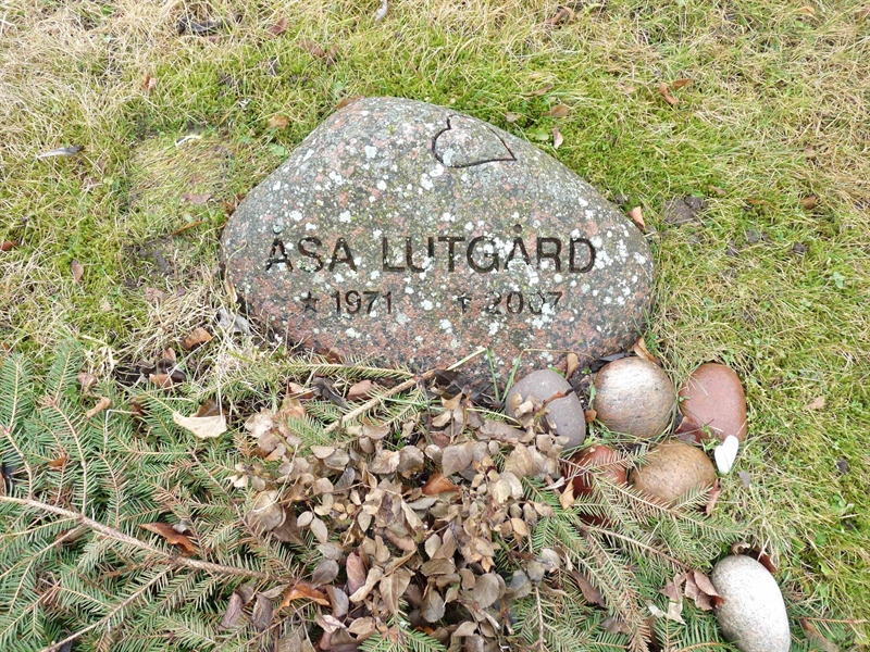 Grave number: SG 4  102
