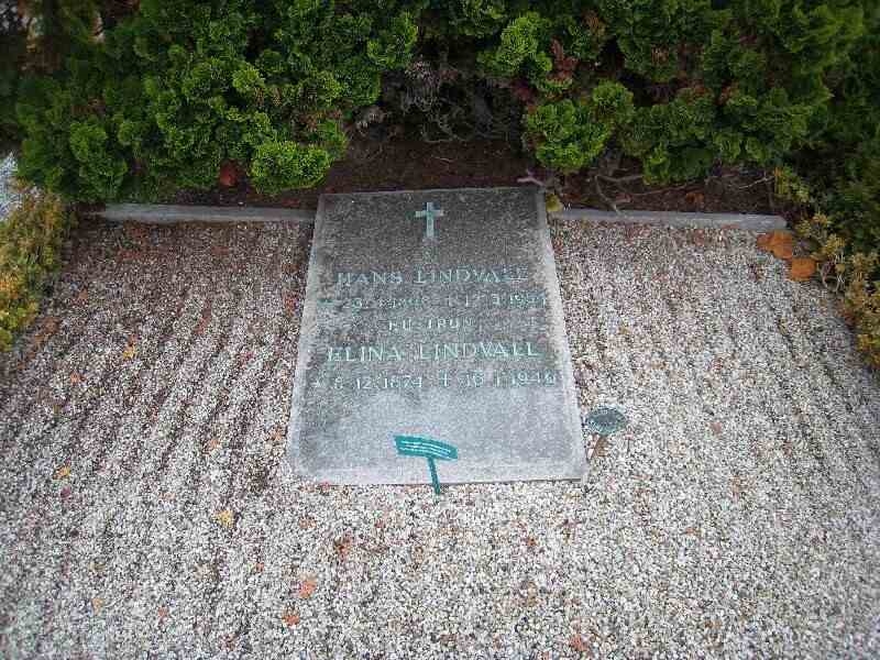 Grave number: NK E 16-17