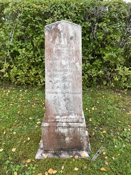 Grave number: MV III     5