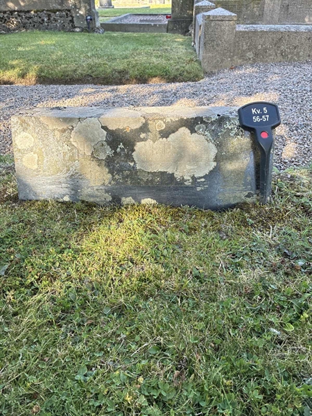 Grave number: 33 5    56-57