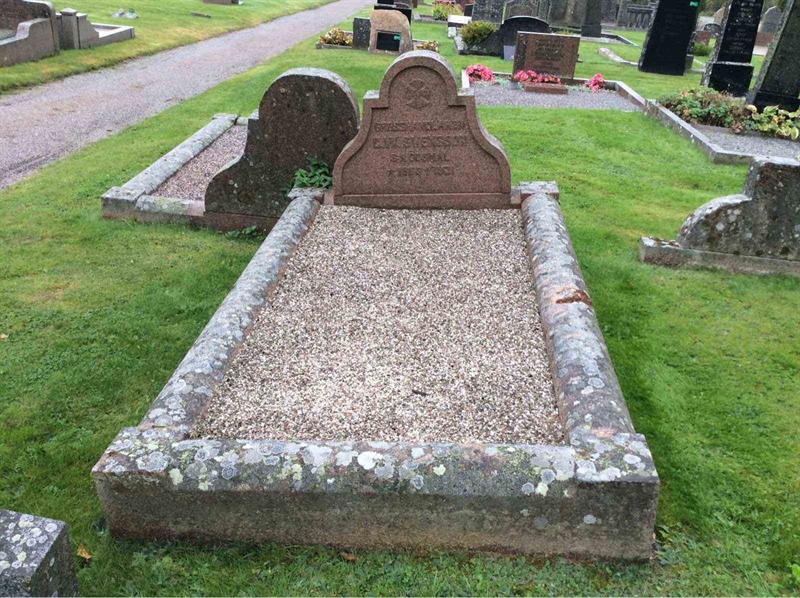 Grave number: KN 01    47
