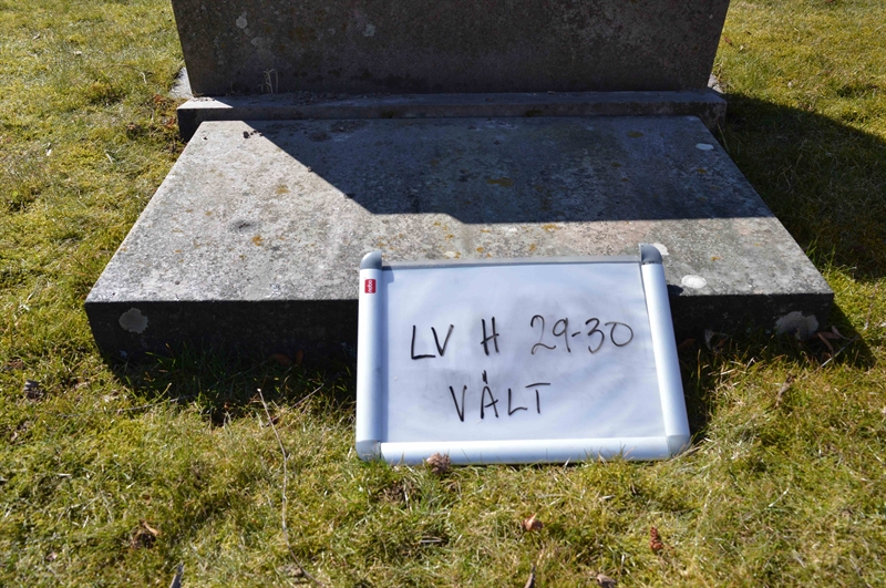 Grave number: LV H    29, 30