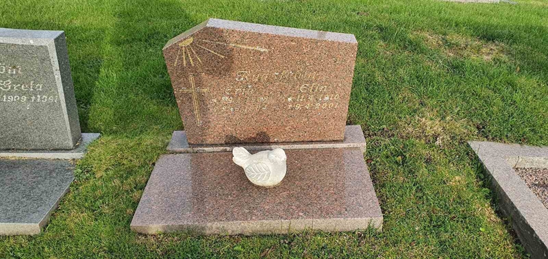 Grave number: GM 005  2352