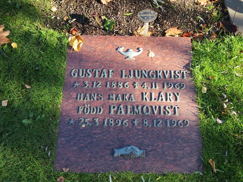 Grave number: HÖB 52    30