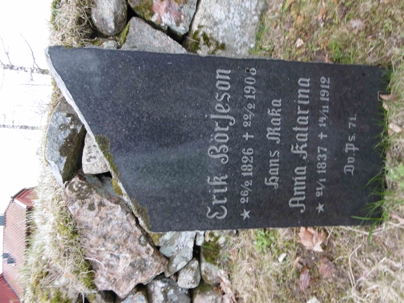 Grave number: ROG H  242, 243