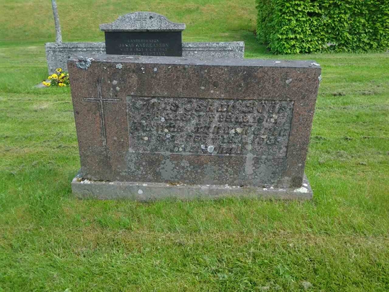 Grave number: 01 B   198, 198B