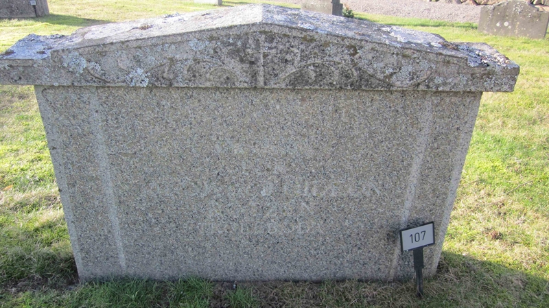 Grave number: KG C   107, 108