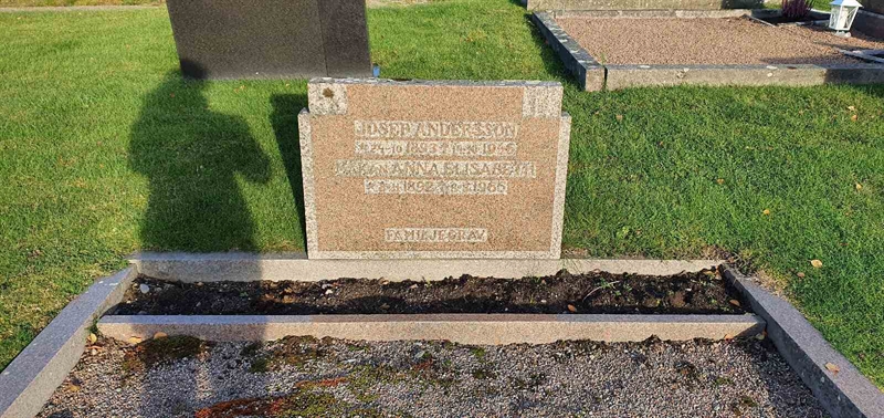 Grave number: GM 010  2643, 2644