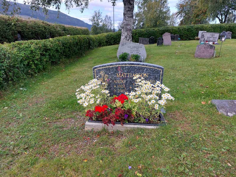 Grave number: K K    56, 57