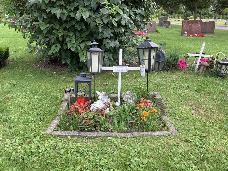 Grave number: R 02   469