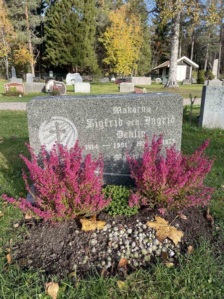 Grave number: R 1   126