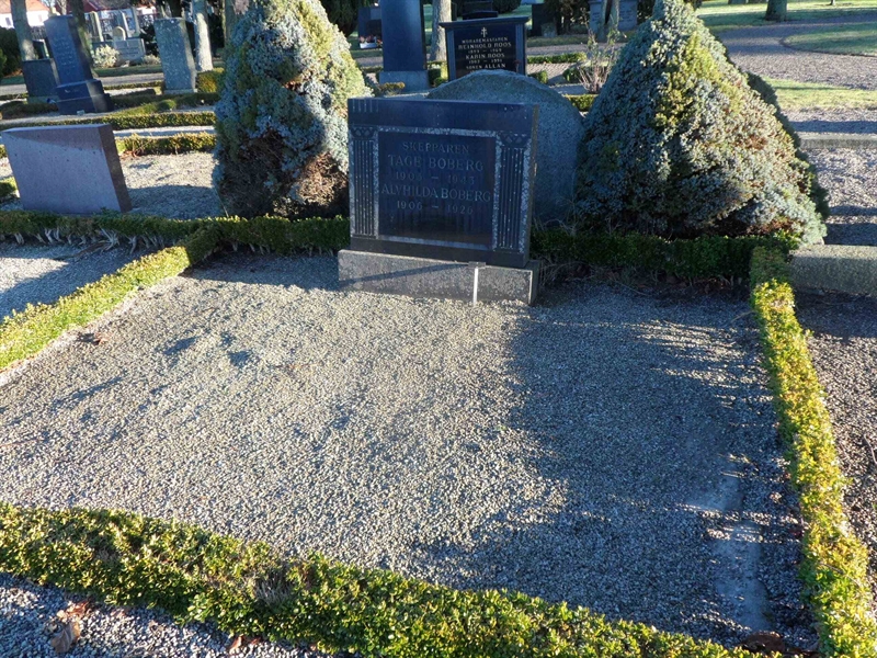 Grave number: 2 01  1516