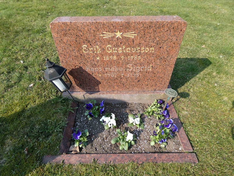 Grave number: EL 2   479