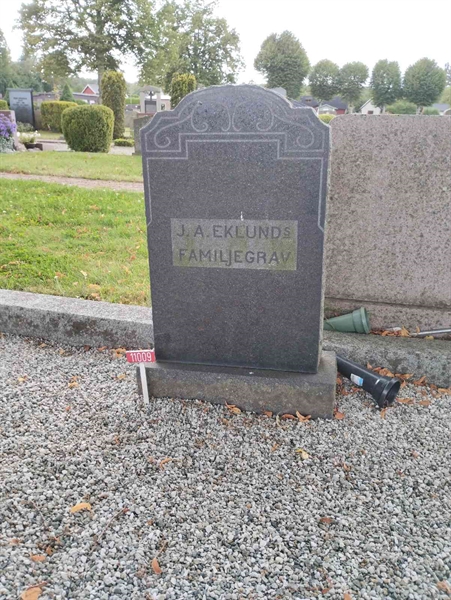 Grave number: NÅ 11    18, 19, 20