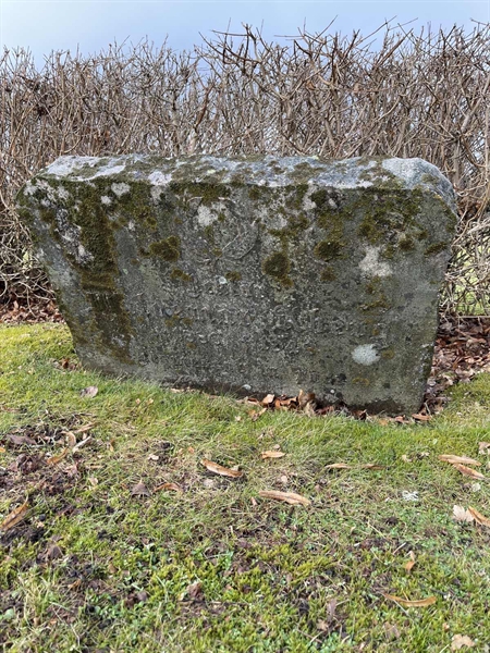 Grave number: Ärt 44 15 49