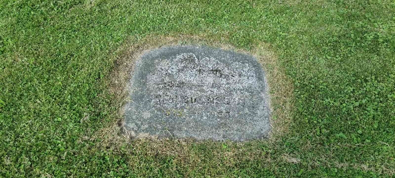 Grave number: SK 1 01  020, 021