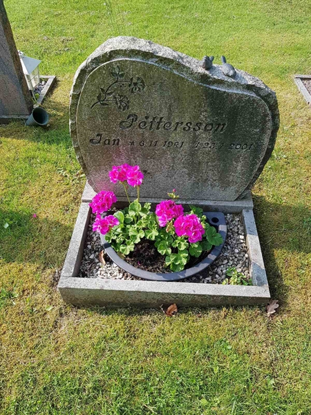 Grave number: 01  4030