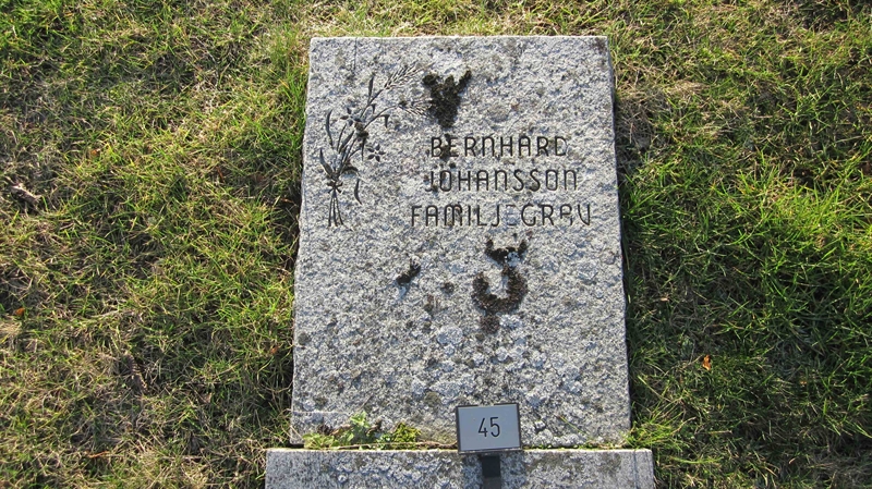 Grave number: KG C    45, 46