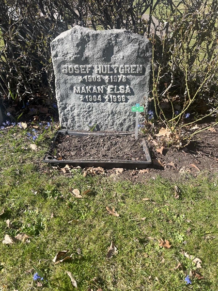 Grave number: 1 3 F1 37
