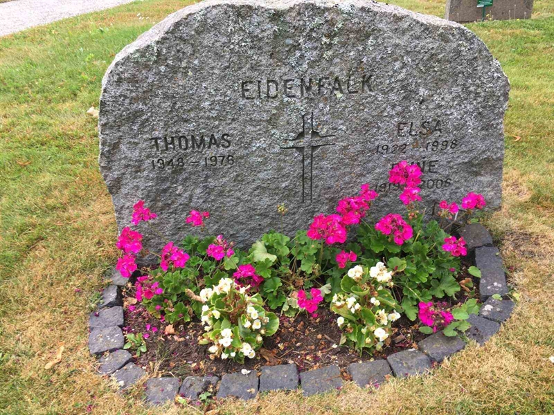 Grave number: TUR   131-133