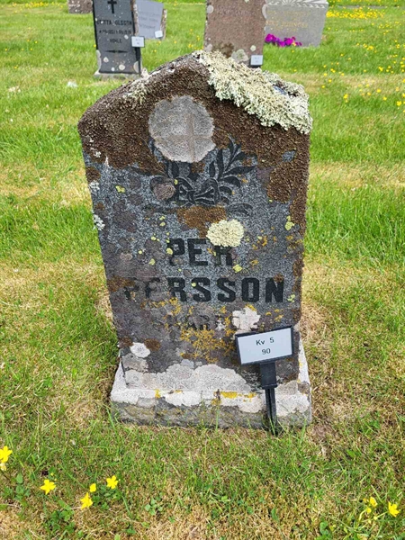 Grave number: kö 01 05    90