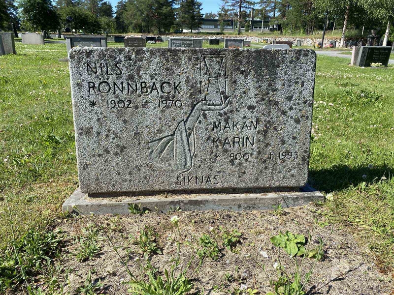 Grave number: 4 G 10 33