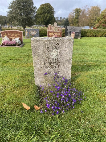 Grave number: 4 Öv 18    73