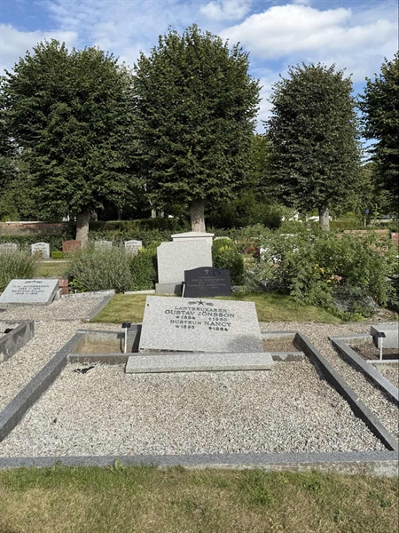 Grave number: ON C   385, 386
