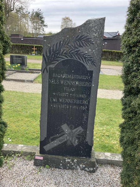 Grave number: NÅ 30   116, 117