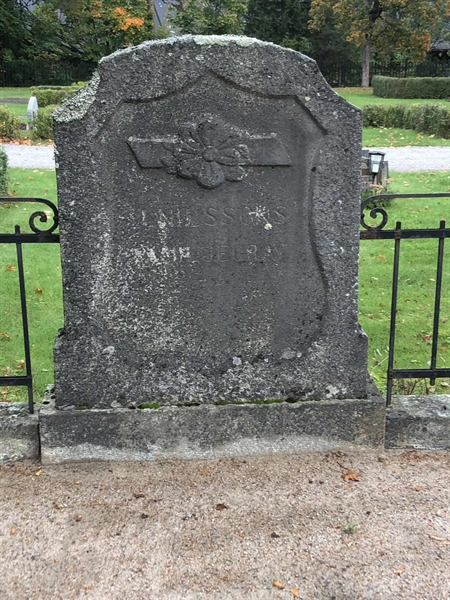 Grave number: 1 K   124