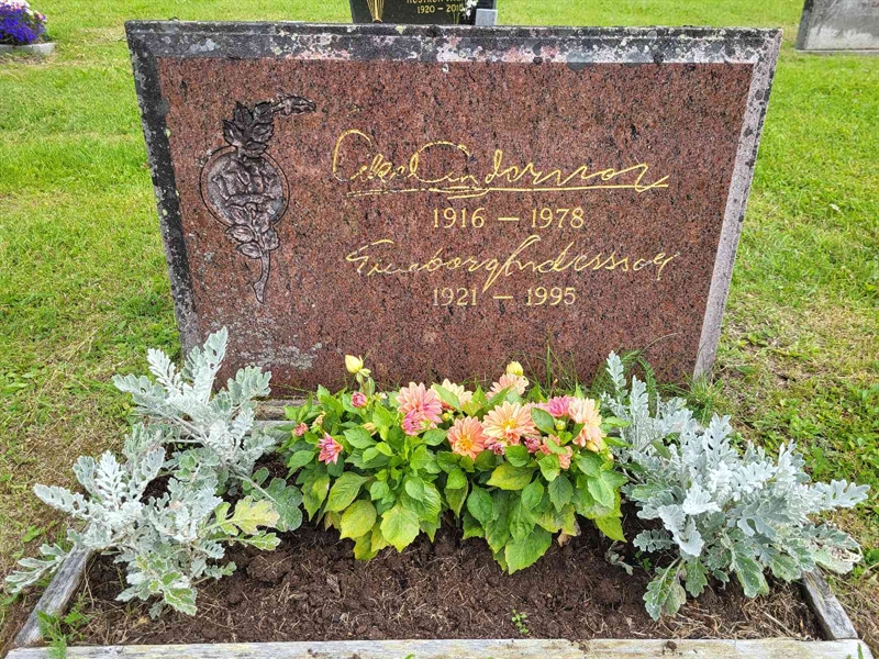 Grave number: 001 3  2074