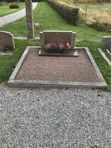 Grave number: SN 02    29, 30