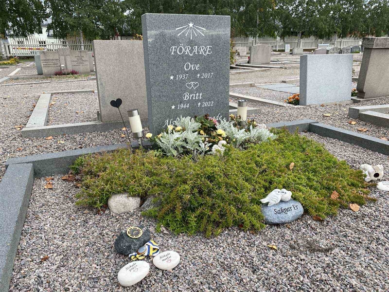 Grave number: 2 07   102