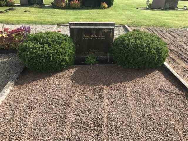 Grave number: HN 1    62, 63
