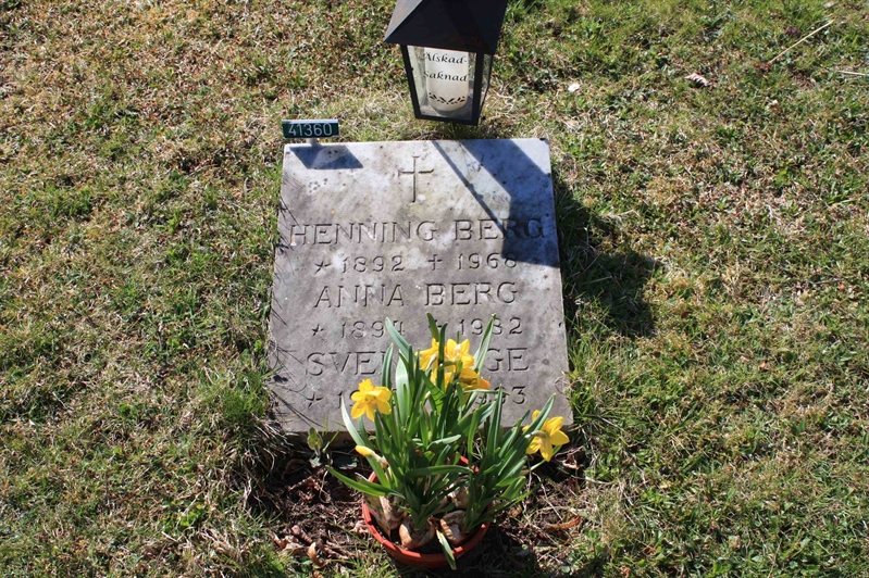 Grave number: Ö U02    72