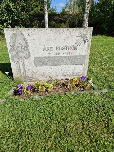 Grave number: 1 18   136