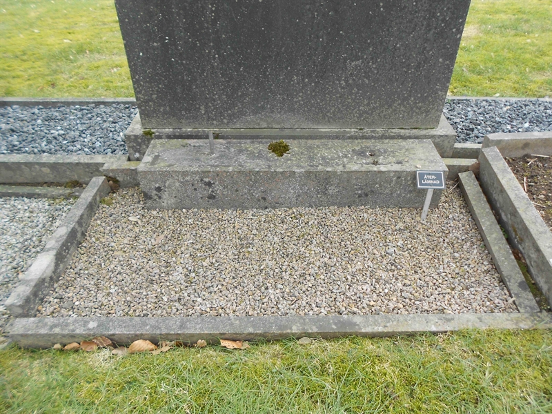 Grave number: NÅ M6   124
