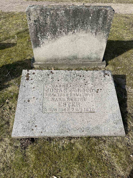 Grave number: VV C     9