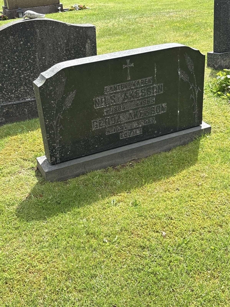 Grave number: SKF E   126, 127