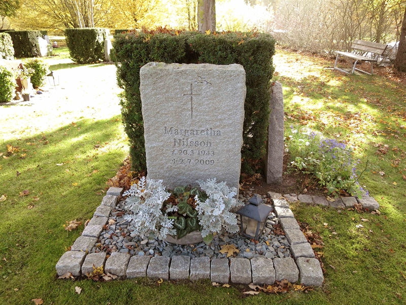 Grave number: HNB II   271