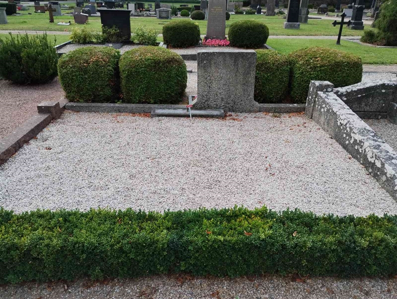 Grave number: NÅ 13     8, 9