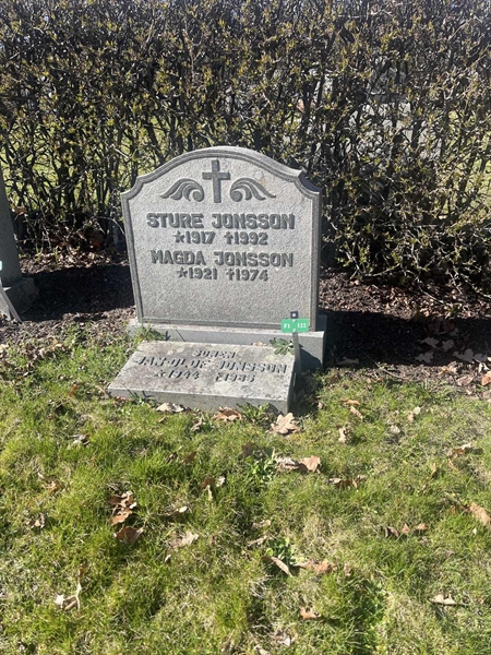 Grave number: 1 3 F1 122