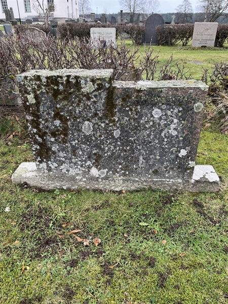 Grave number: Vårv Kv4 216