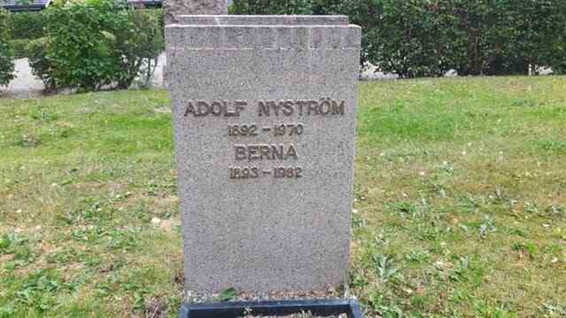 Grave number: 1 1   955