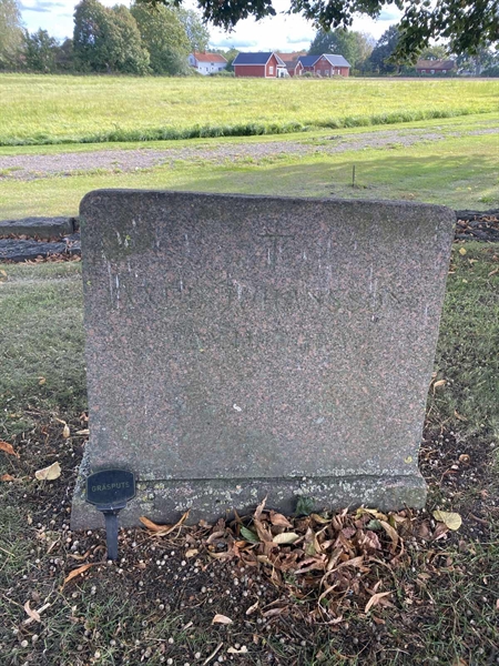 Grave number: 22 D   160-163